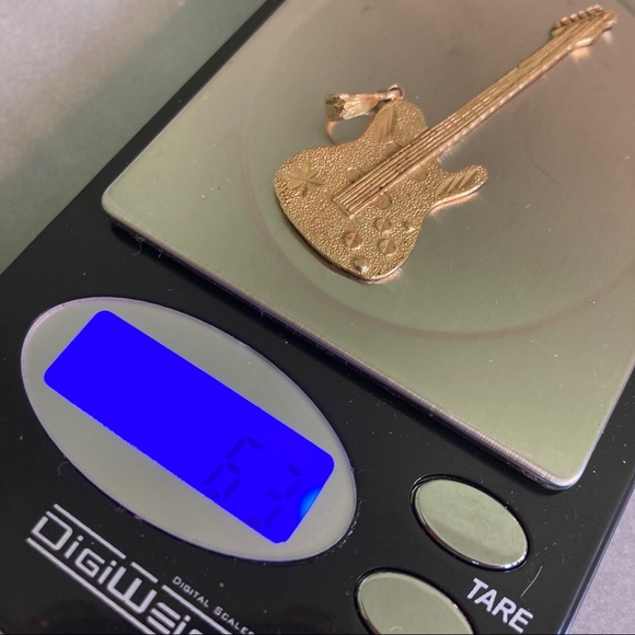 14KT Guitar Pendant, Vintage Diamond-Cut Yellow Gold - Picture 4 of 9